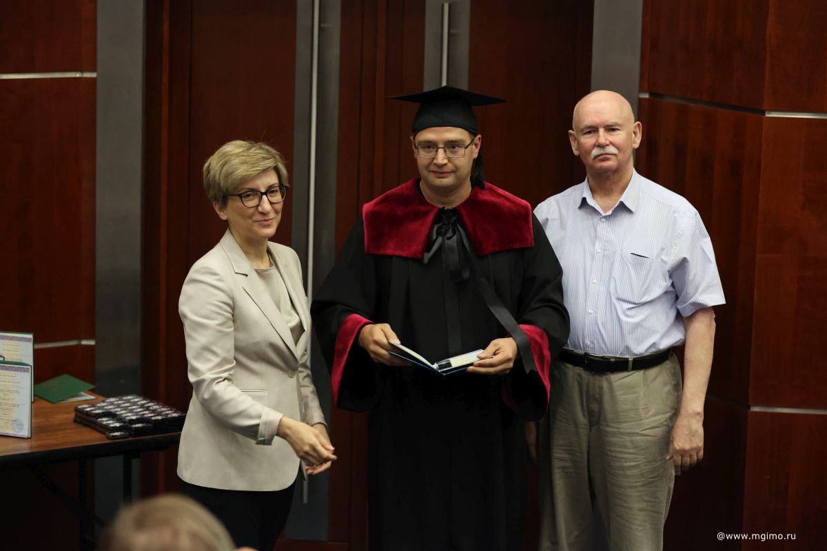 Выпускники Школы бизнеса получили дипломы