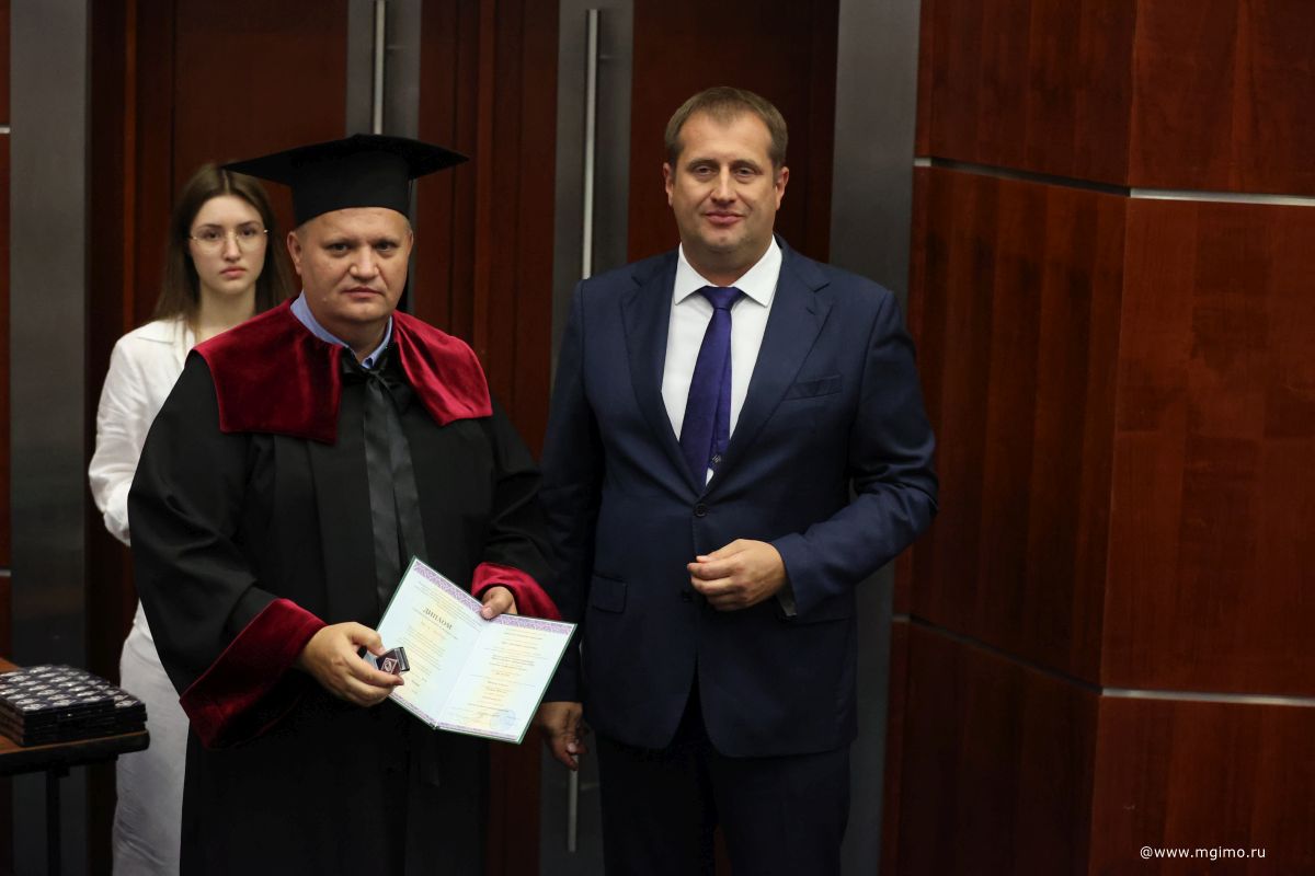 Выпускники Школы бизнеса получили дипломы