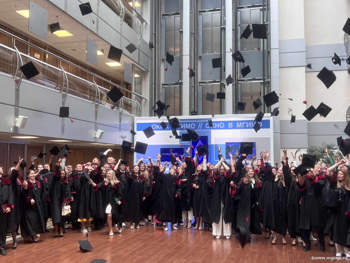 Дипломы и дипломаты: слушатели программы «Международные отношения» завершили обучение