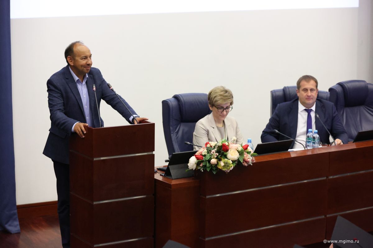 Выпускники Школы бизнеса получили дипломы