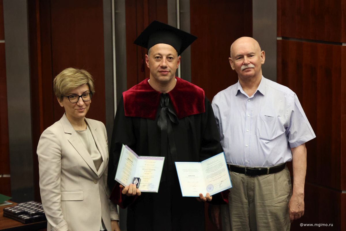 Выпускники Школы бизнеса получили дипломы