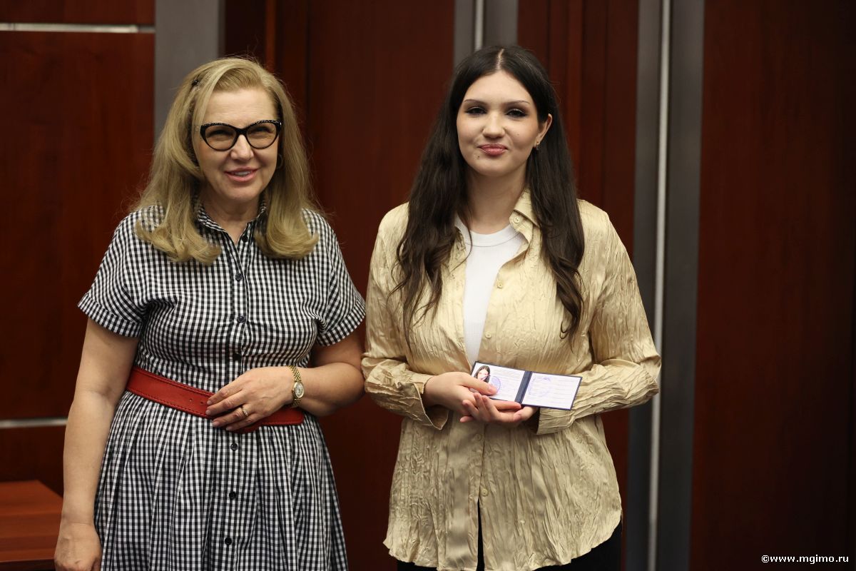 Магистранты Школы бизнеса МГИМО получили студенческие билеты