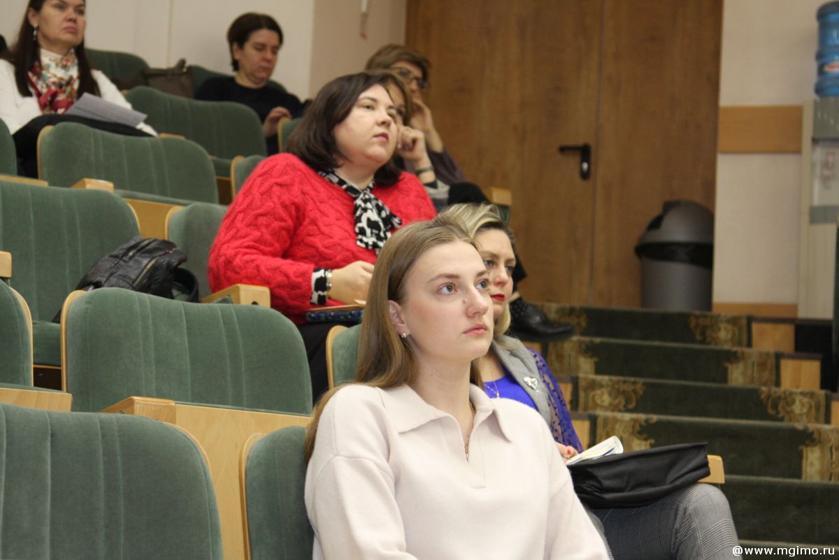 Преподаватели МГИМО прошли обучение на программе «Вуз-студент-ChatGPT: большие языковые модели в образовании»