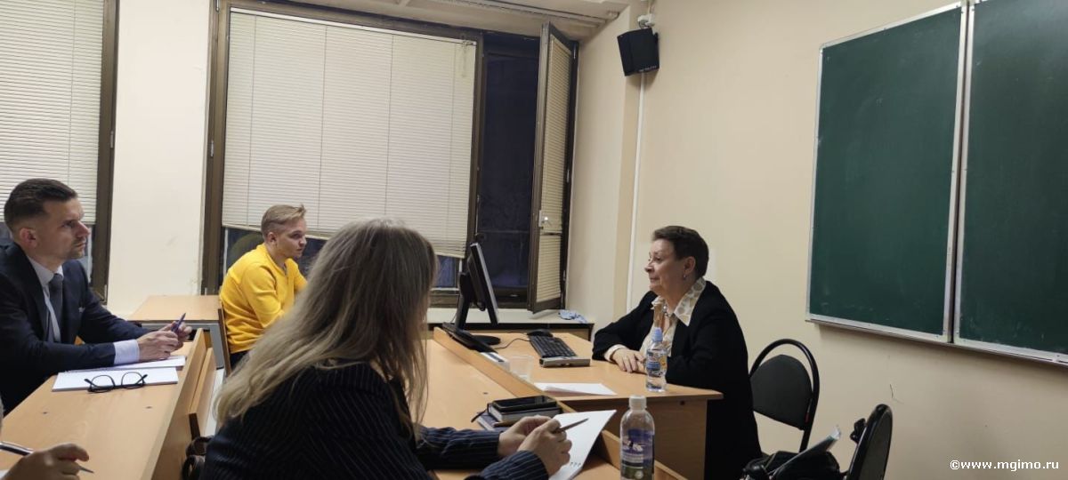Программа повышения квалификации «Международные переговоры и посредничество»