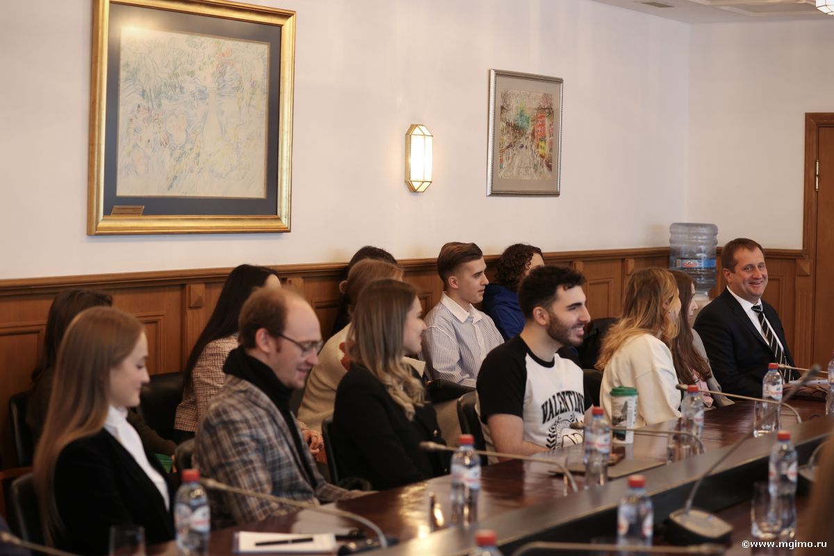 Встреча ректора А.В.Торкунова со студентами магистратуры «Менеджмент в сфере искусства и культуры»