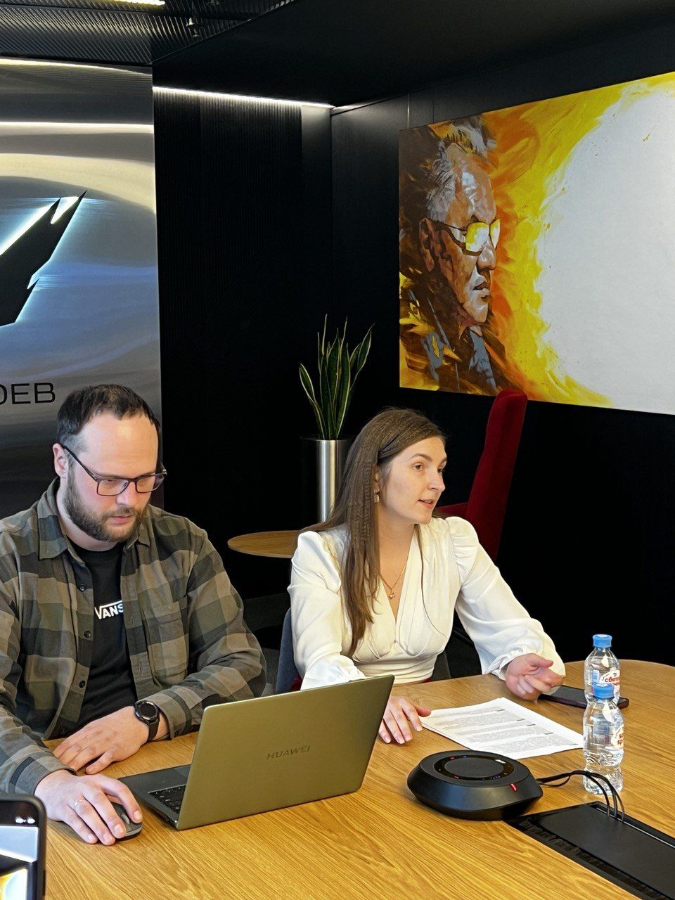 Магистранты программы «Психология управления и социальных коммуникаций» в офисе команды мультиспортивных проектов «Лига Героев»