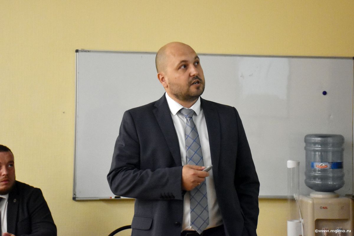 Выпускники программ «Международные отношения» и «Международные деловые коммуникации и протокол» защитили свои дипломные проекты