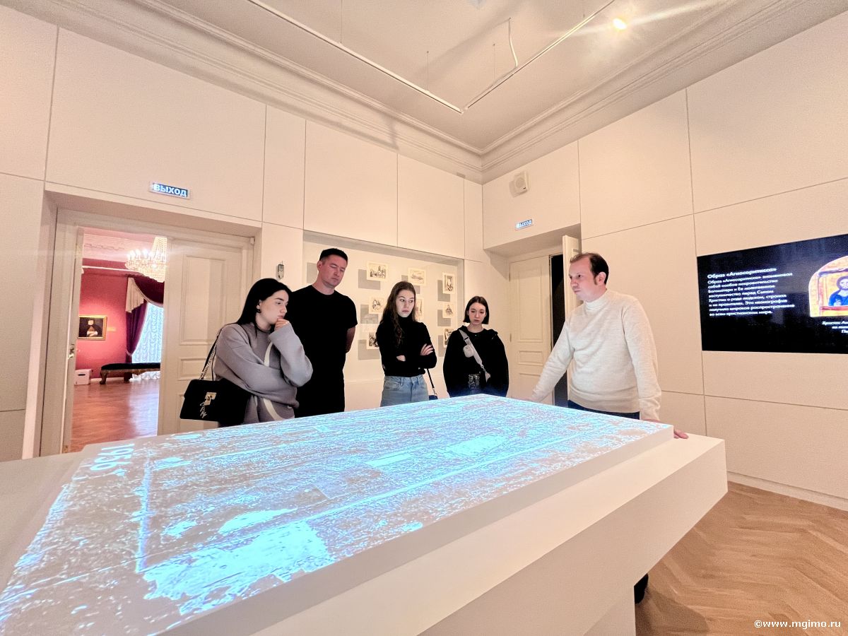 По маршруту Золотого кольца: мгимовцы на выездном модуле во Владимире