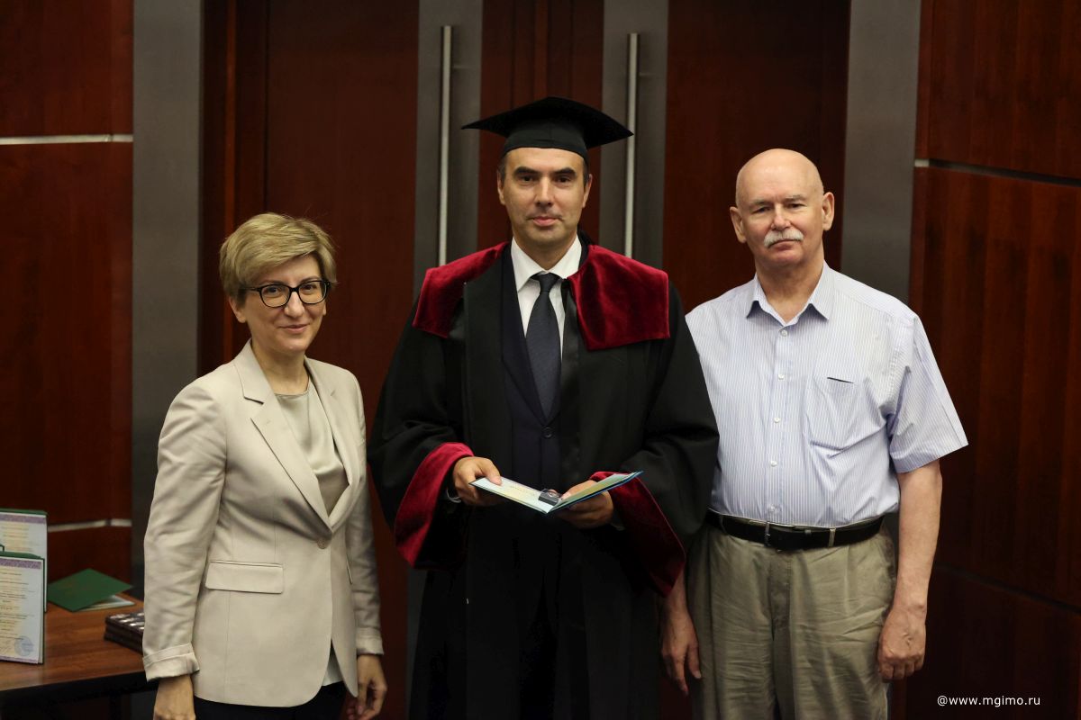 Выпускники Школы бизнеса получили дипломы