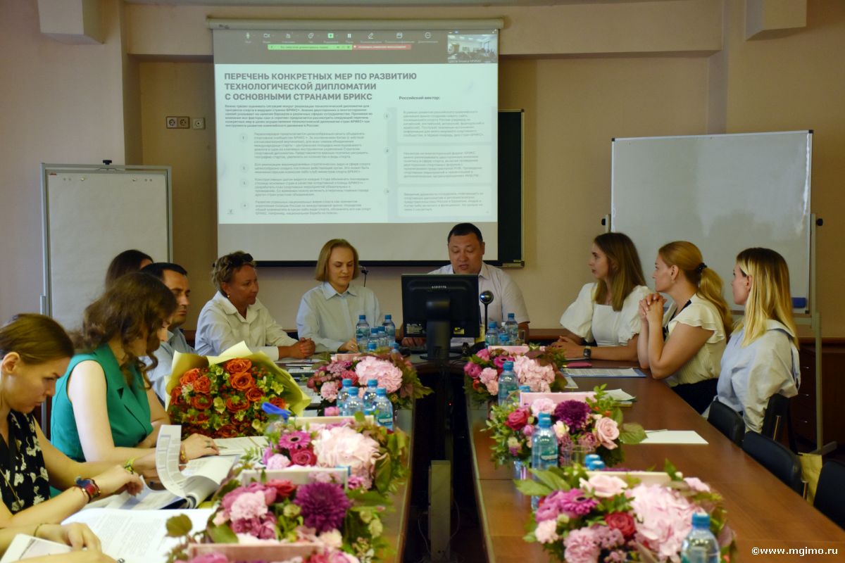 Выпускники программы по мировому спорту защитили дипломные проекты