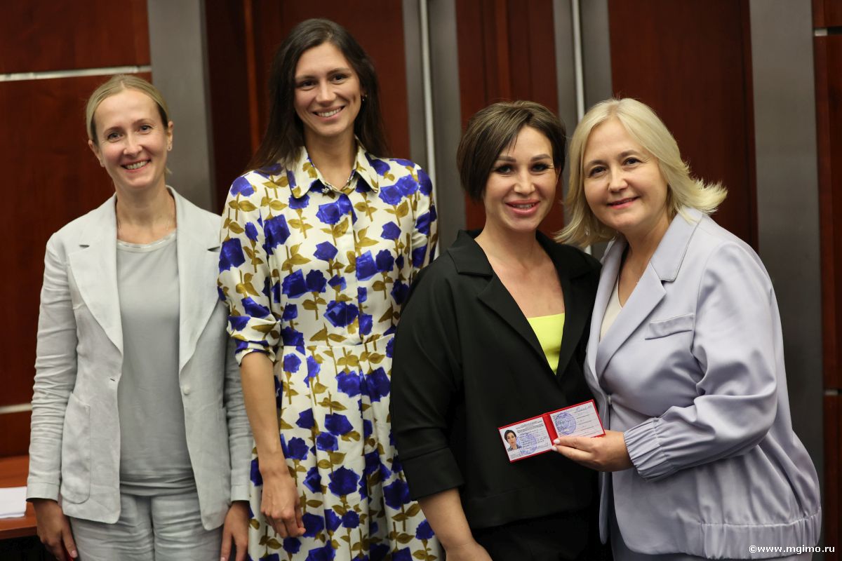Магистранты Школы бизнеса МГИМО получили студенческие билеты