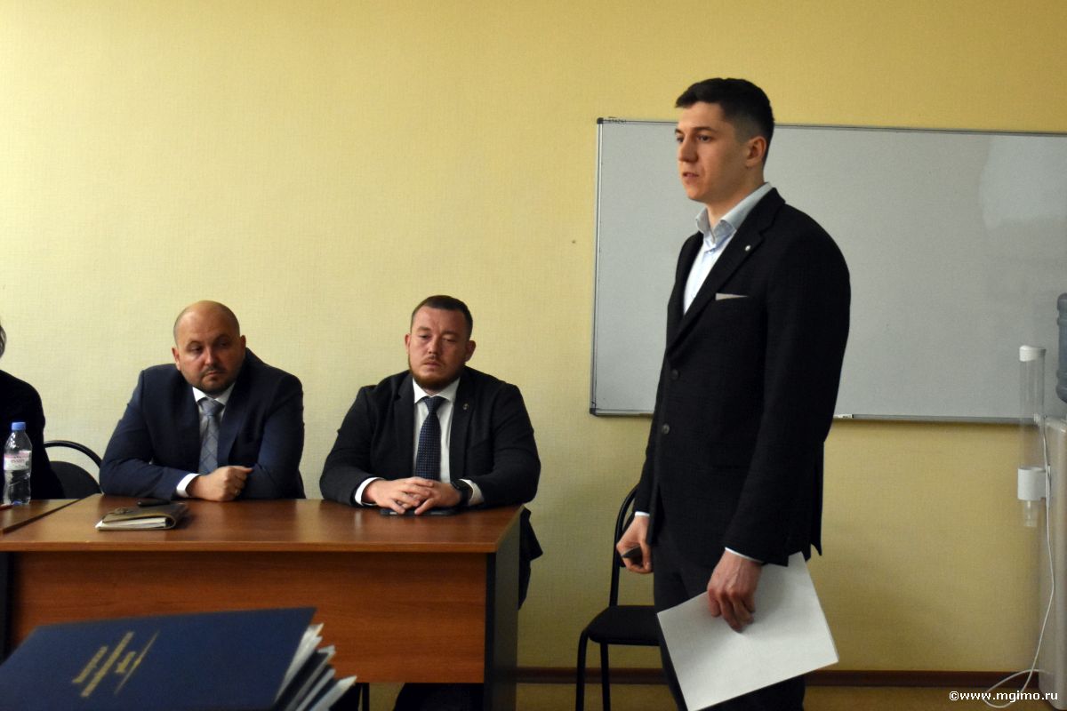 Выпускники программ «Международные отношения» и «Международные деловые коммуникации и протокол» защитили свои дипломные проекты