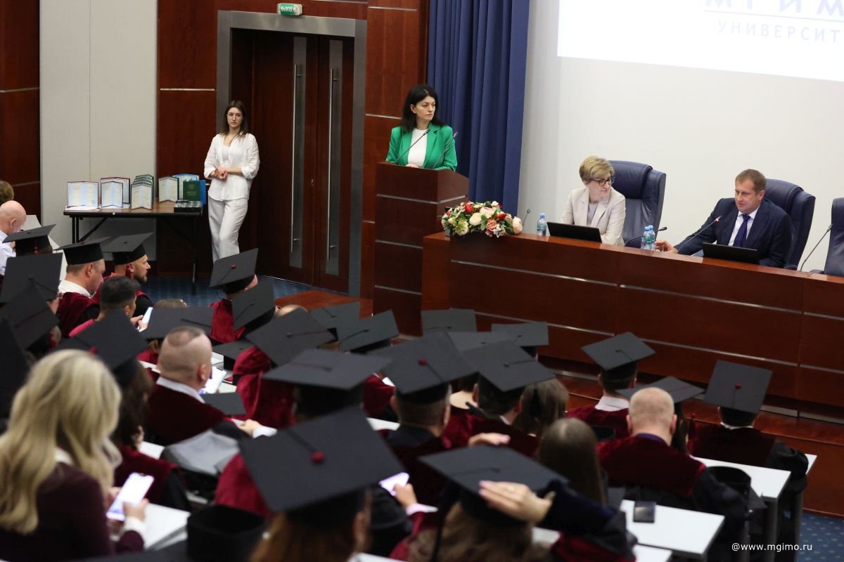 Выпускники Школы бизнеса получили дипломы