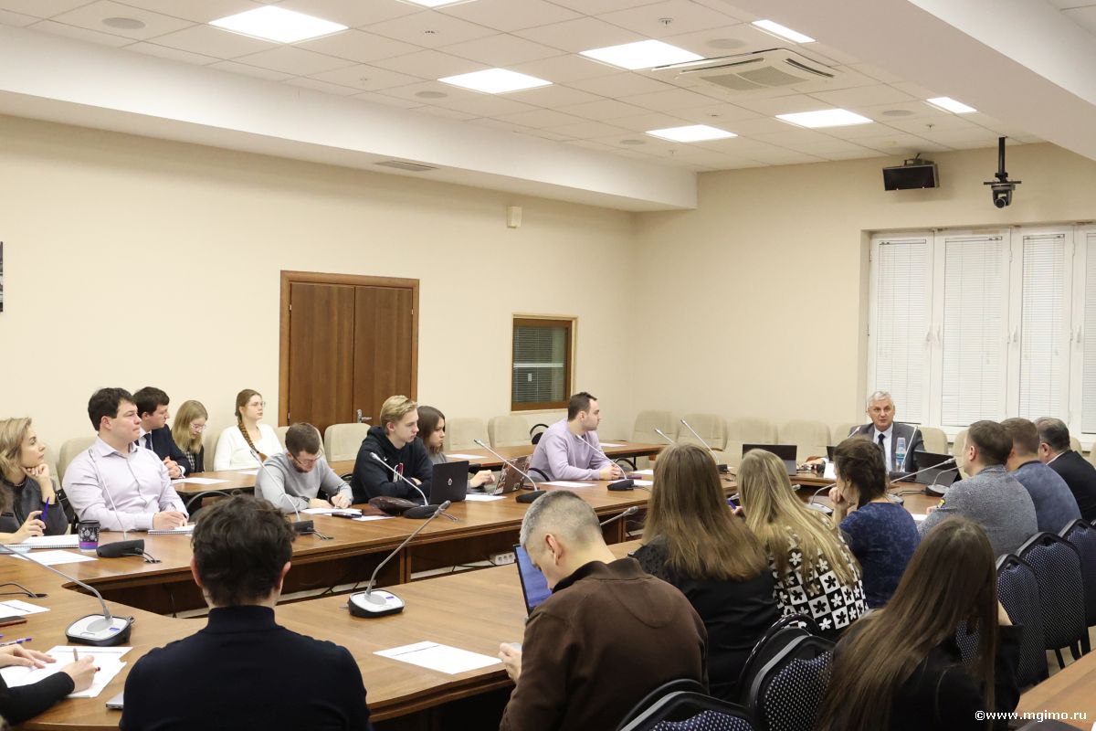 Формирующийся миропорядок: риски и возможности для России