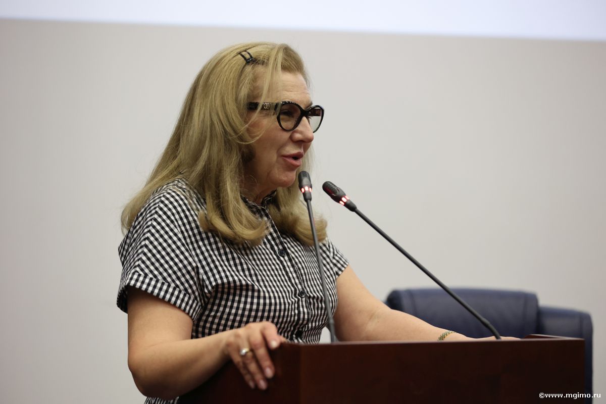 Магистранты Школы бизнеса МГИМО получили студенческие билеты