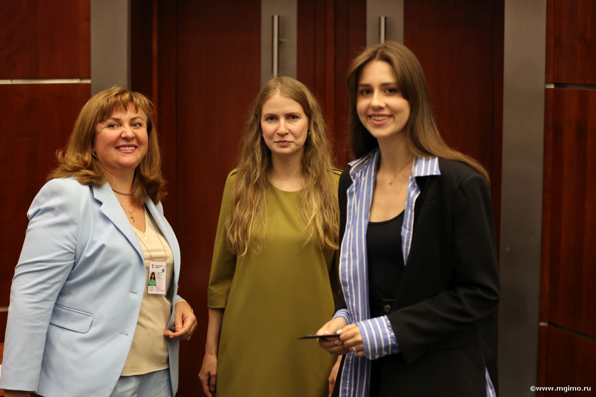 Магистранты Школы бизнеса МГИМО получили студенческие билеты