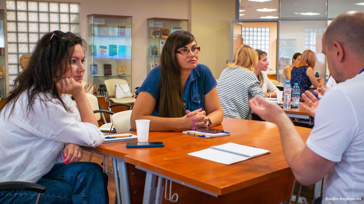 Завершилась программа повышения квалификации «Переговоры для первых»