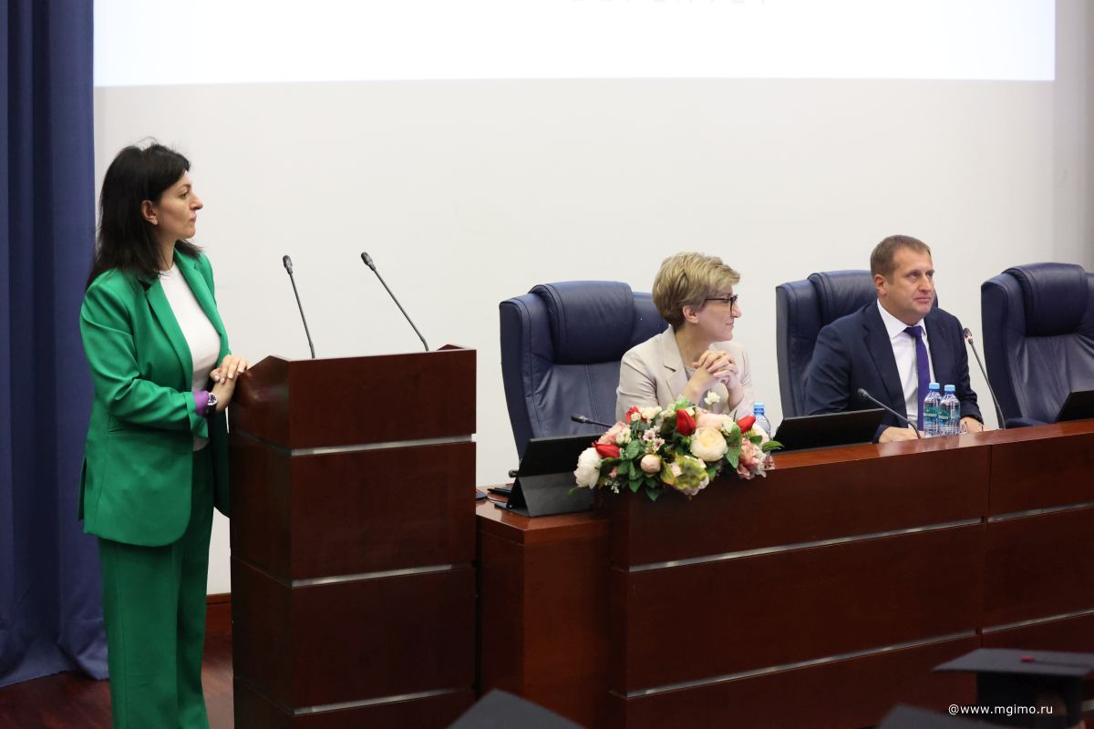 Выпускники Школы бизнеса получили дипломы