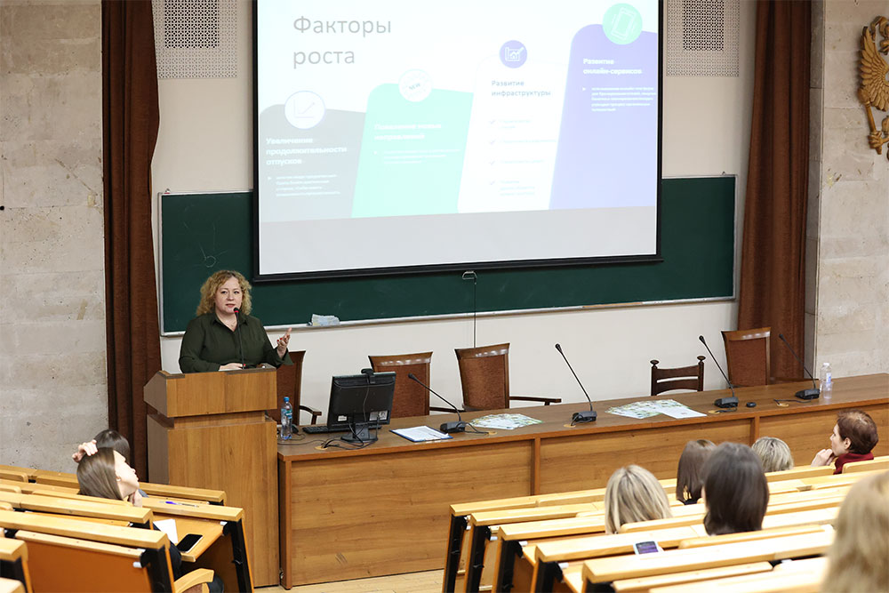 Как привлечь иностранных туристов в Россию: Инна Пехова о туризме «по четвергам»