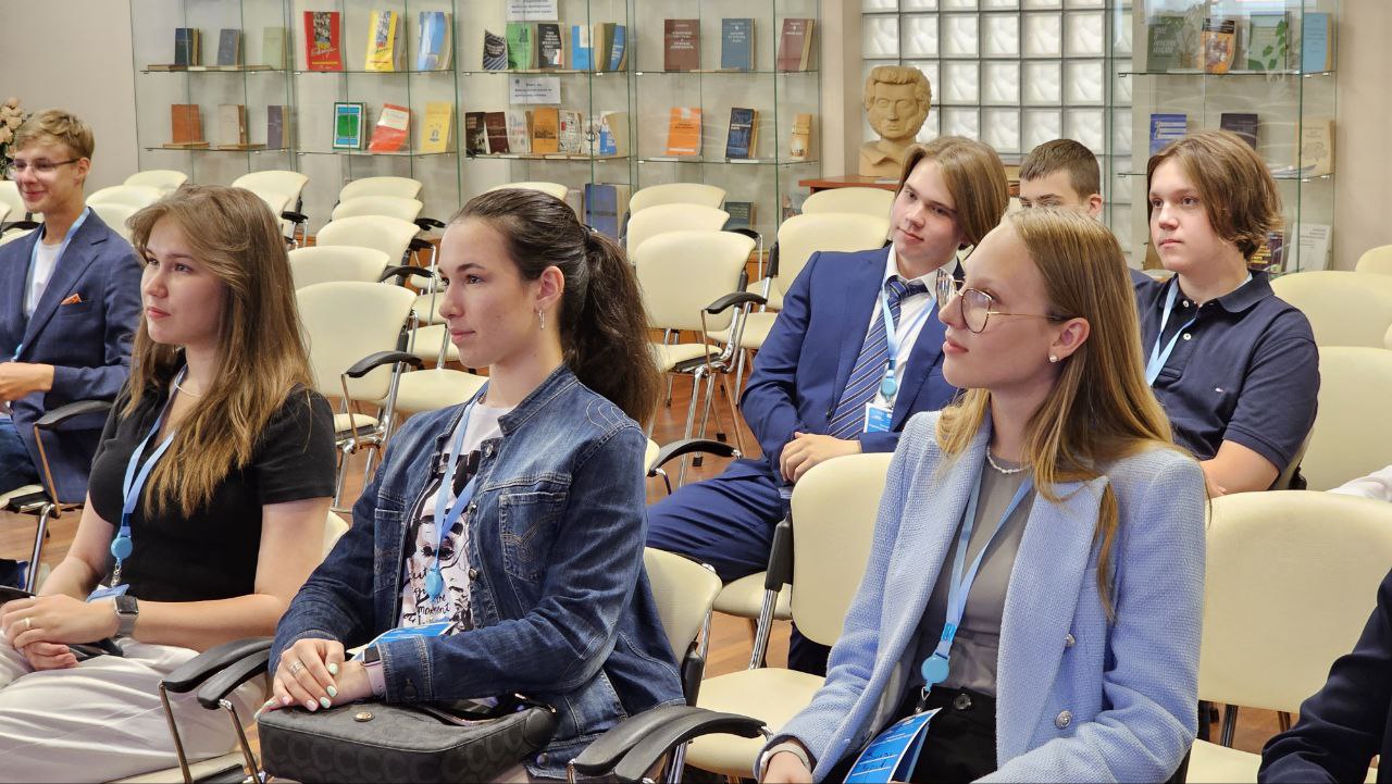 Летняя школа «Diplomatic Negotiation School» — на старт!