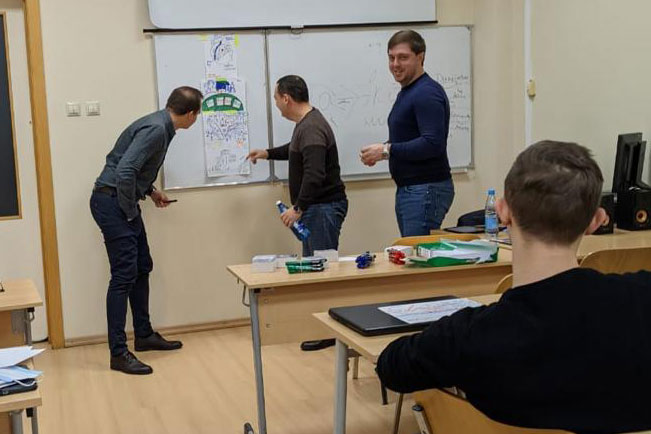 Заместитель министра ЖКХ МО С.С.Черепанов провел занятие для магистрантов