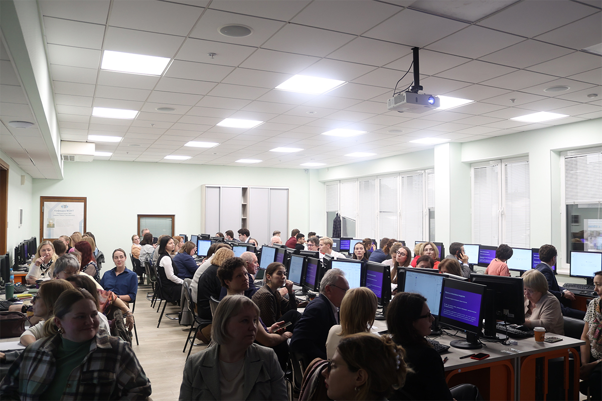 Преподаватели МГИМО изучают большие языковые модели на практике