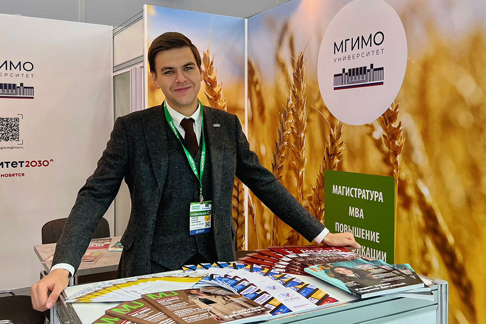 АЛЕКСЕЙ КРЮКОВ