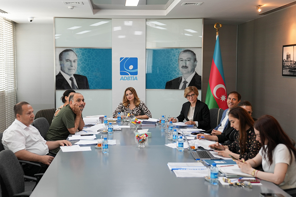 Магистры программы «Спортивный менеджмент» защитили свои дипломы в Баку